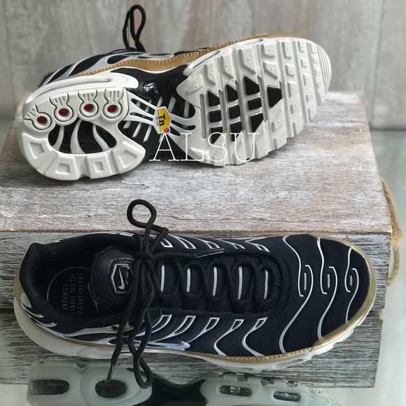 Nike Air Max Plus Black Aluminum White W AUTHENTIC - Picture 3 of 8